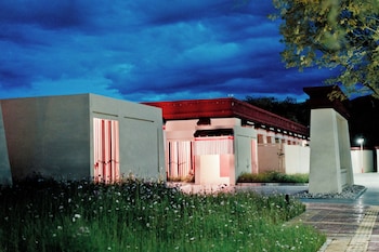 shigatse summer palace healing hotel