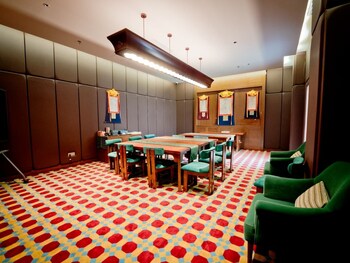 shigatse summer palace healing hotel