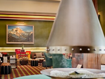 Shigatse Summer Palace Healing Hotel,,4 star