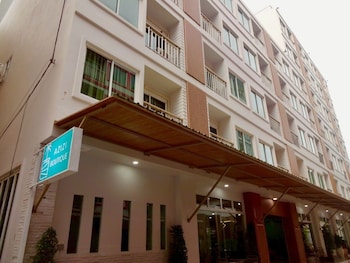 azizi boutique hotel