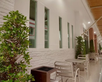 azizi boutique hotel