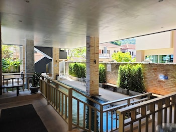 azizi boutique hotel