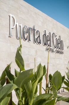 puerta del cielo hotel origen