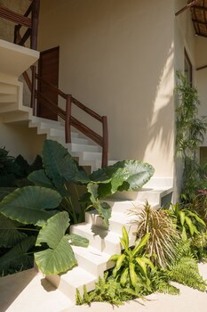 puerta del cielo hotel origen