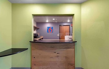 Motel 6 Suites Birmingham Pelham, Al,,2 star