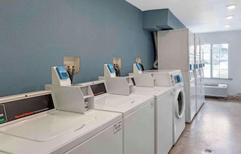 Motel 6 Suites Birmingham Pelham, Al,,2 star