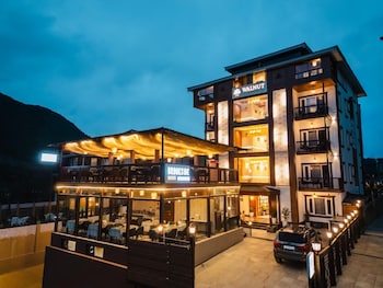 Walnut Village Resort,,2 star
