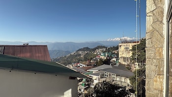 darjeeling hotel dolma golden