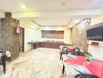 darjeeling hotel dolma golden