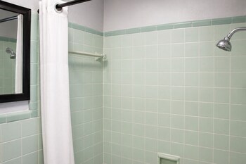 Siler City Motor Lodge,,2 star