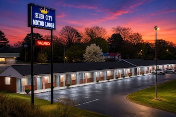 Siler City Motor Lodge,,2 star