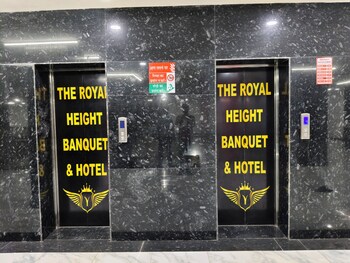 The Royal Height,,3 star
