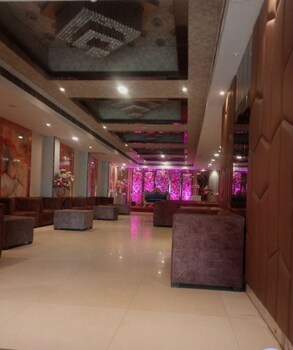 hotel sara crown palace