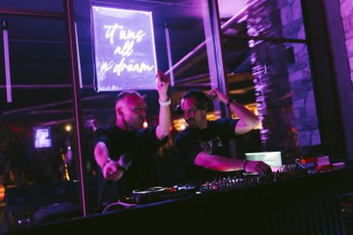 casacon disco hotel sirolo