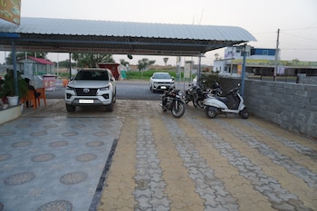 hotel radha raman and restaurant