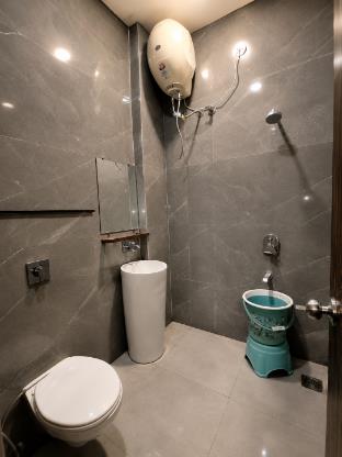 hotel kr near golden temple