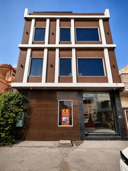 hotel kr near golden temple