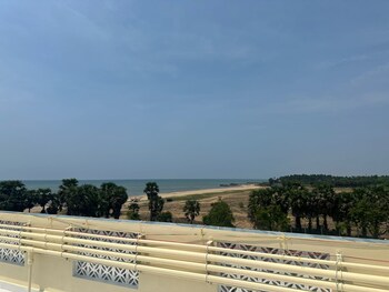 Sg Square Grand Beach Resort,,3 star