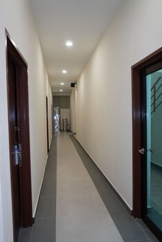 Hotel Shlyo - Taman Nusantara Prima,,2 star