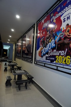 Hotel Shlyo - Taman Nusantara Prima,,2 star