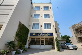 hotel amaltas nayagaon by otaboostup
