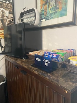 Howard Johnson By Wyndham Hillsboro Tx,,2 star