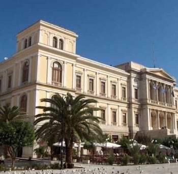 diogenis hotel