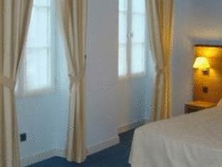 hotel du port