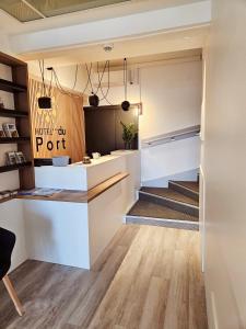 hotel du port