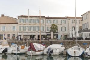 hotel du port
