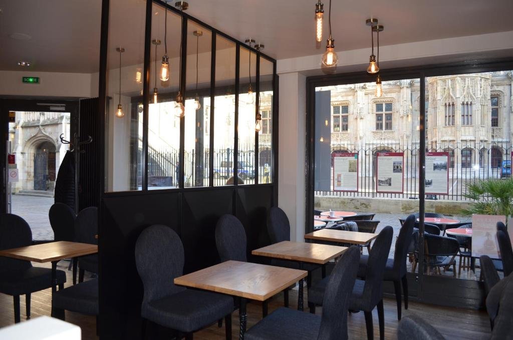 hotel bar brasserie les inities