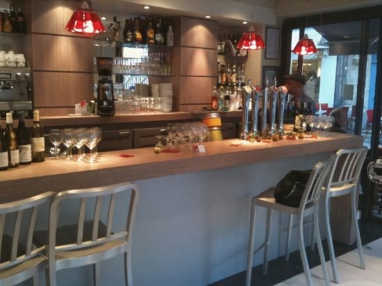 hotel bar brasserie les inities