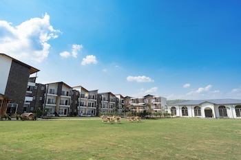 the jungle trail corbett resort and spa