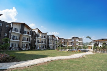 the jungle trail corbett resort and spa