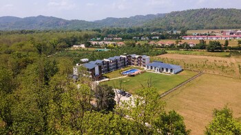 the jungle trail corbett resort and spa