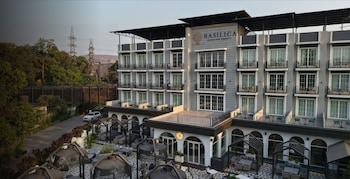basilica resort loanvala