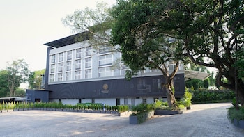 basilica resort loanvala