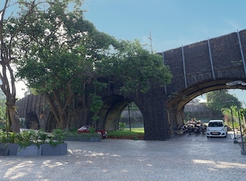 basilica resort loanvala