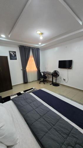 urban gated city suites
