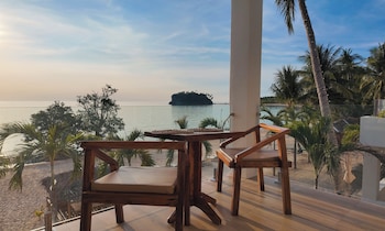 Binucot Pearl Boutique Resort,,3 star