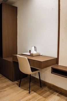 hotel modern sarai
