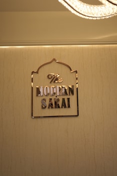 hotel modern sarai