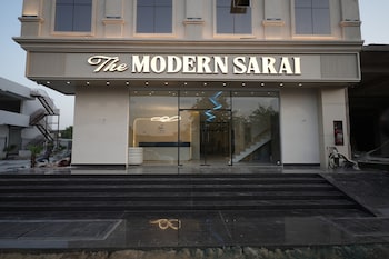 hotel modern sarai