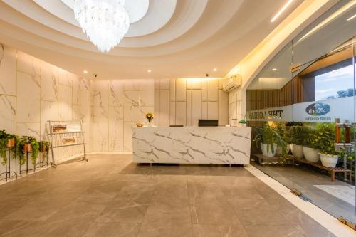 the lohias premium delhi igi airport