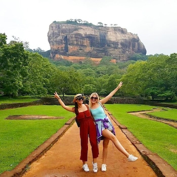 rio lake hotel sigiriya