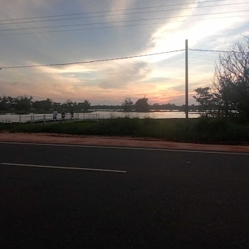 rio lake hotel sigiriya