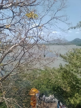 rio lake hotel sigiriya