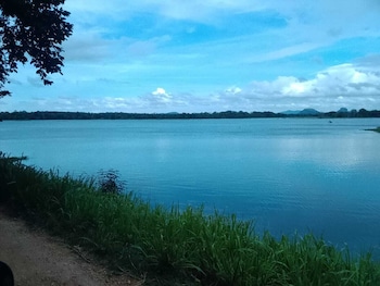 rio lake hotel sigiriya