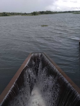 rio lake hotel sigiriya