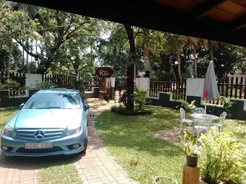 rio lake hotel sigiriya